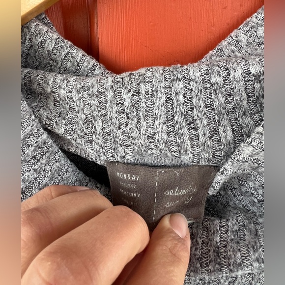 Anthropologie Saturday Sunday Gray Oversized Turtleneck size M/L - Picture 4 of 4